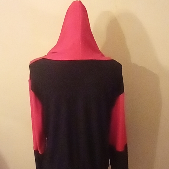 Queen Graphic Hoodie Top - Picture 3 of 6